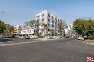 8555 Colgate Avenue 402, Los Angeles, CA 90048