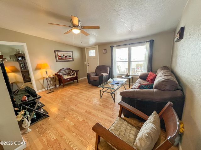 10191 County Road 100, Carthage, MO 64836