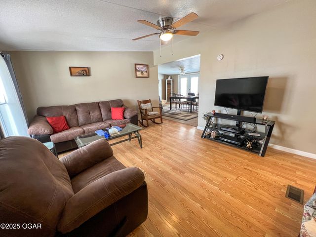 10191 County Road 100, Carthage, MO 64836