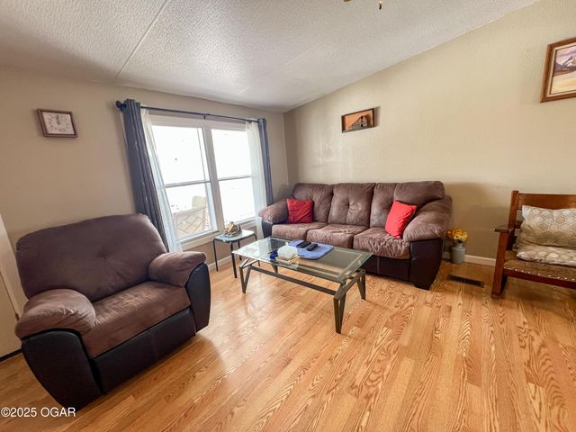 10191 County Road 100, Carthage, MO 64836