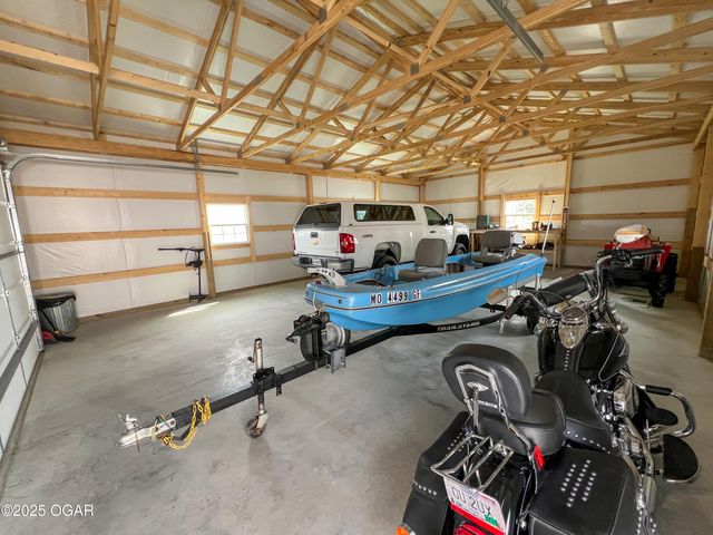 10191 County Road 100, Carthage, MO 64836