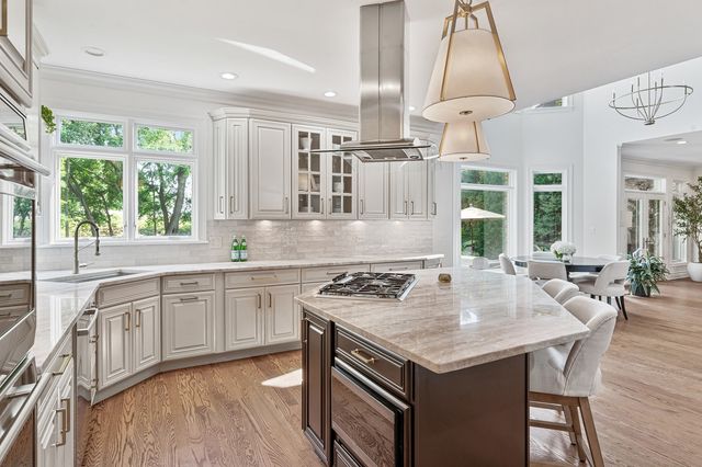 2303 Old Glenview Road, Wilmette, IL 60091