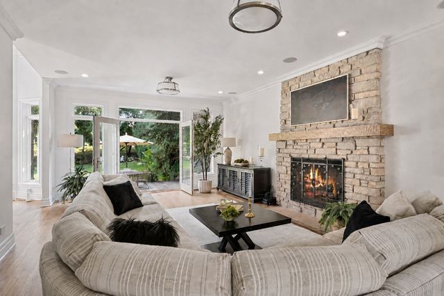2303 Old Glenview Road, Wilmette, IL 60091