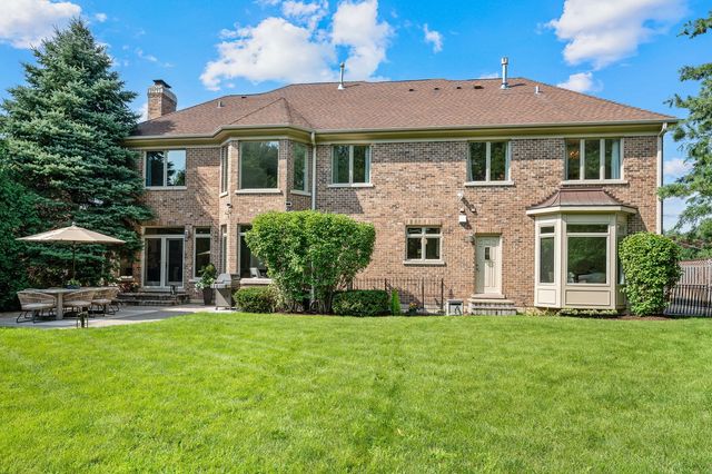 2303 Old Glenview Road, Wilmette, IL 60091