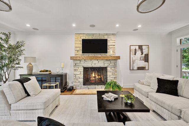 2303 Old Glenview Road, Wilmette, IL 60091