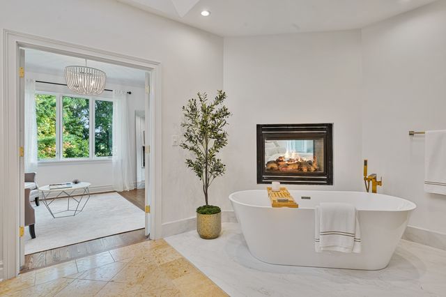 2303 Old Glenview Road, Wilmette, IL 60091