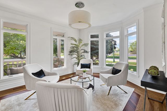 2303 Old Glenview Road, Wilmette, IL 60091