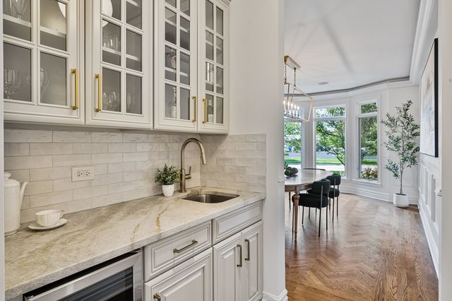 2303 Old Glenview Road, Wilmette, IL 60091