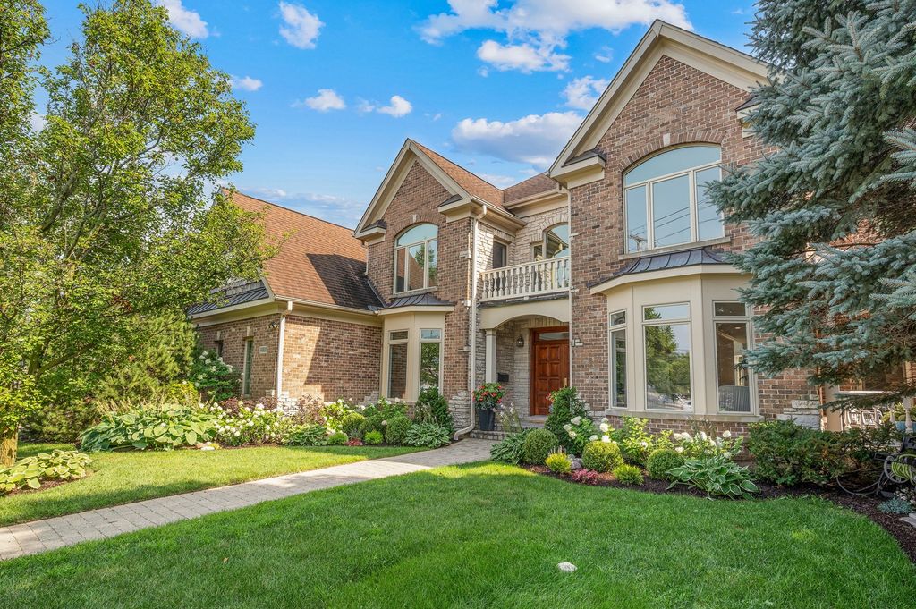 2303 Old Glenview Road, Wilmette, IL 60091