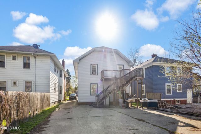 3837 Hazelhurst Avenue, Toledo, OH 43612