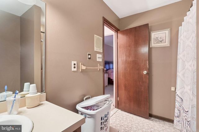 6846 CYNWYD AVE, Pennsauken, NJ 08109