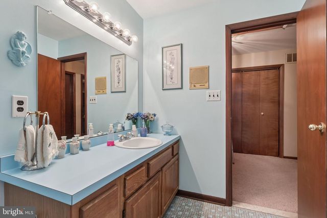 6846 CYNWYD AVE, Pennsauken, NJ 08109