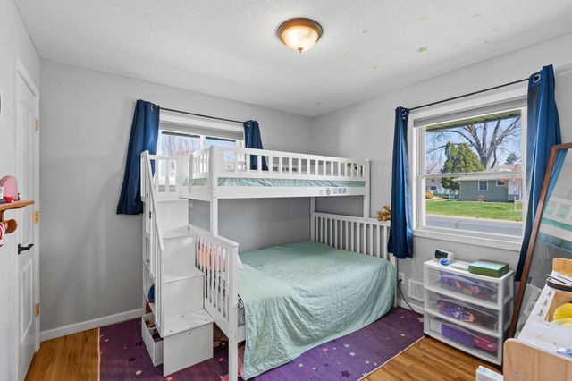 5825 Ensign Avenue N, New Hope, MN 55428