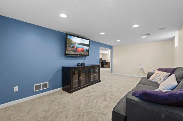 5825 Ensign Avenue N, New Hope, MN 55428