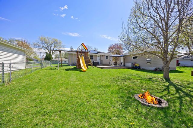 5825 Ensign Avenue N, New Hope, MN 55428