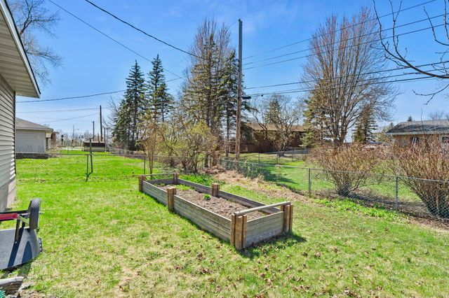 5825 Ensign Avenue N, New Hope, MN 55428