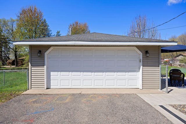 5825 Ensign Avenue N, New Hope, MN 55428