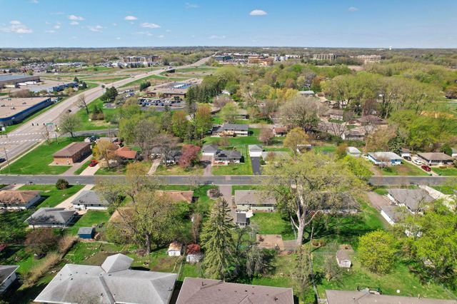 5825 Ensign Avenue N, New Hope, MN 55428