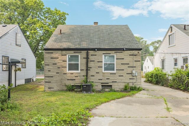45 Pleasantview Drive, Pontiac, MI 48341