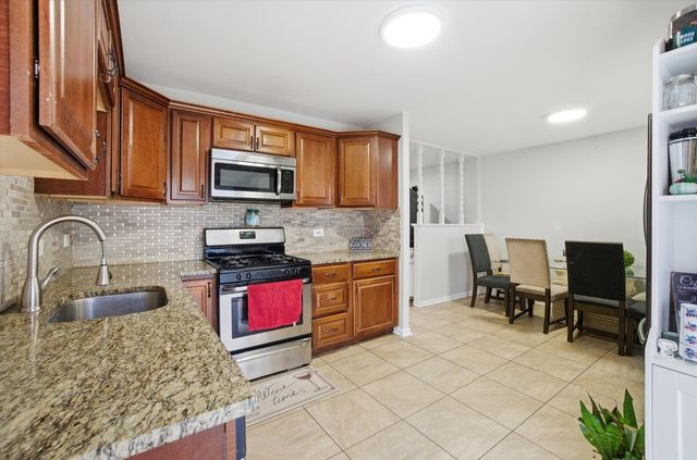 7151 Mulberry Street, Hanover Park, IL 60133