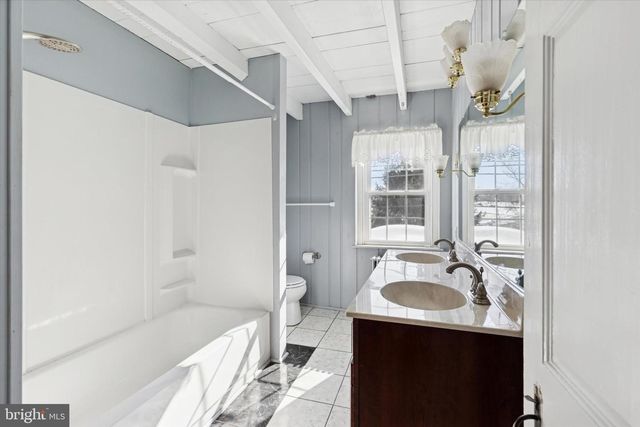 1211 COLLEGEVILLE RD, Collegeville, PA 19426