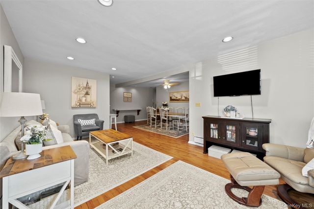 1195 East Broadway L23, Hewlett, NY 11557