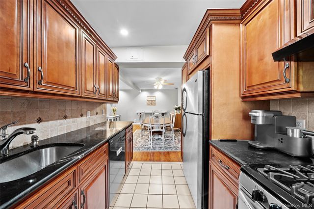 1195 East Broadway L23, Hewlett, NY 11557