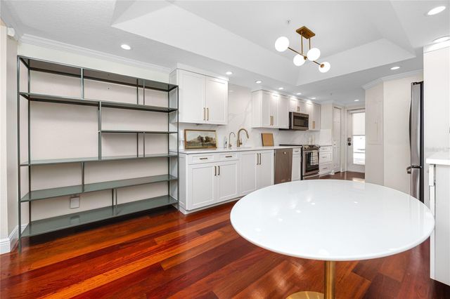 920 NORTH SHORE DRIVE NE, St Petersburg, FL 33701