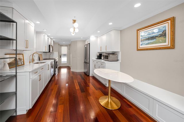 920 NORTH SHORE DRIVE NE, St Petersburg, FL 33701