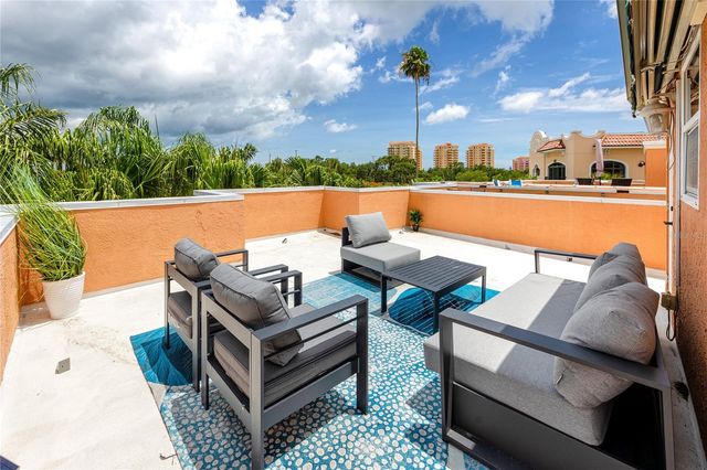 920 NORTH SHORE DRIVE NE, St Petersburg, FL 33701