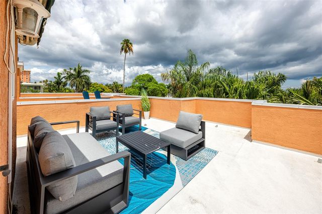 920 NORTH SHORE DRIVE NE, St Petersburg, FL 33701