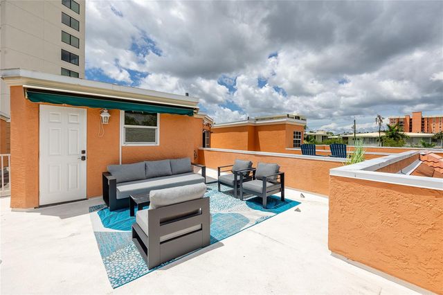 920 NORTH SHORE DRIVE NE, St Petersburg, FL 33701