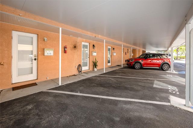 920 NORTH SHORE DRIVE NE, St Petersburg, FL 33701