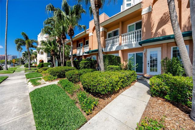 920 NORTH SHORE DRIVE NE, St Petersburg, FL 33701