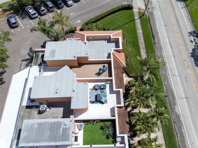 920 NORTH SHORE DRIVE NE, St Petersburg, FL 33701