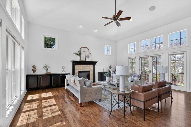 10685 Wood Crest DRIVE, Mequon, WI 53092