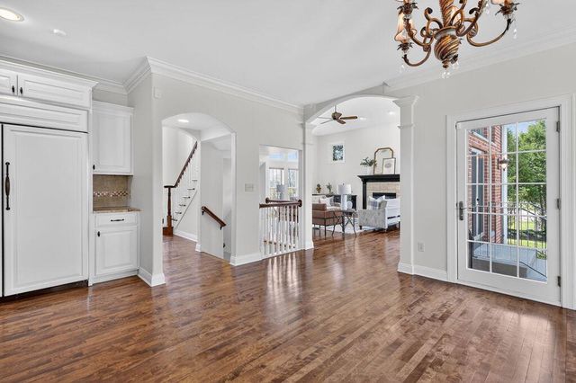 10685 Wood Crest DRIVE, Mequon, WI 53092