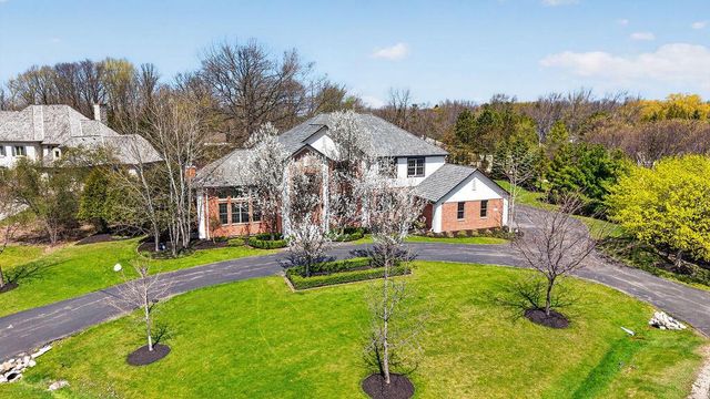 10685 Wood Crest DRIVE, Mequon, WI 53092