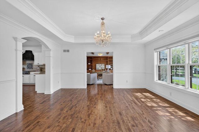10685 Wood Crest DRIVE, Mequon, WI 53092