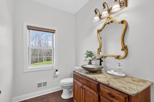 10685 Wood Crest DRIVE, Mequon, WI 53092
