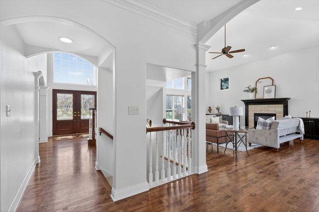 10685 Wood Crest DRIVE, Mequon, WI 53092