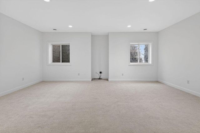 10685 Wood Crest DRIVE, Mequon, WI 53092