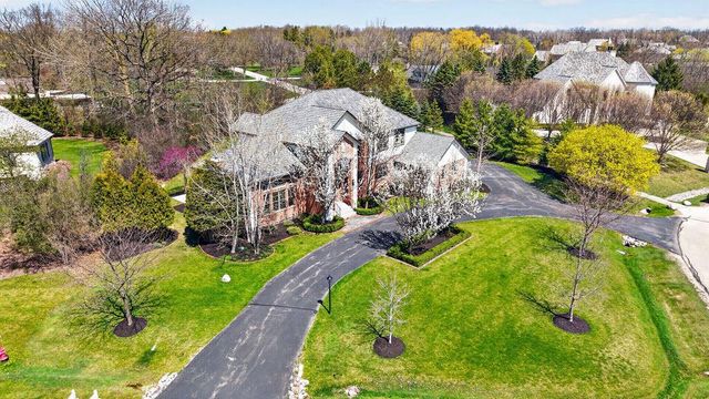 10685 Wood Crest DRIVE, Mequon, WI 53092