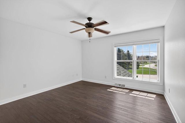 10685 Wood Crest DRIVE, Mequon, WI 53092