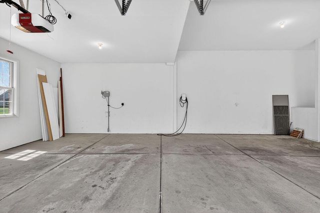 10685 Wood Crest DRIVE, Mequon, WI 53092