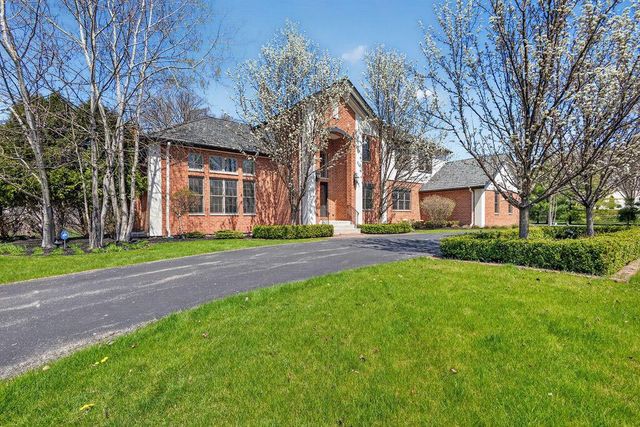 10685 Wood Crest DRIVE, Mequon, WI 53092