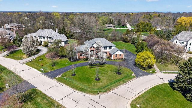 10685 Wood Crest DRIVE, Mequon, WI 53092