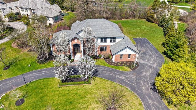 10685 Wood Crest DRIVE, Mequon, WI 53092