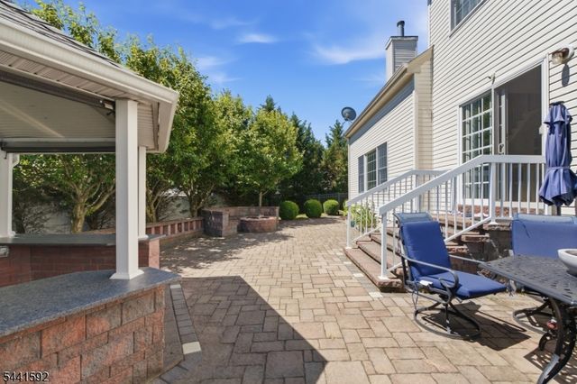 17 Kimble Ct, Hillsborough Twp., NJ 08844