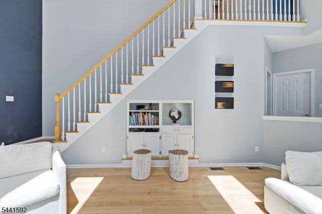 17 Kimble Ct, Hillsborough Twp., NJ 08844
